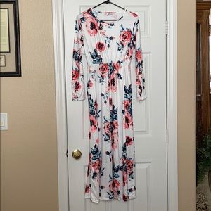 NWOT Vintage Flower Casual Floor Length Maxi Dress